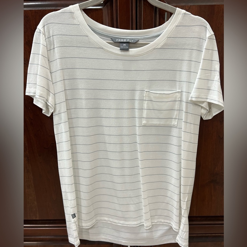 Free Fly women’s t-shirt size medium